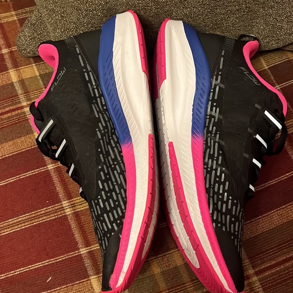 FILA Flow - Picture 3 of 7